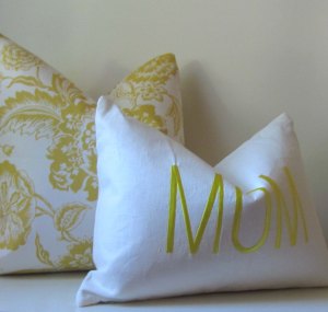 Mom in Yellow Studio Tullia 1